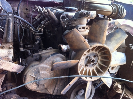 ขายเครื่องพร้อมเกียร์isuzu kb มีสำเนาหน้าเล่มให้ ขายเครื่องพร้อมเกียร์isuzu kb มีสำเนาหน้าเล่มให้