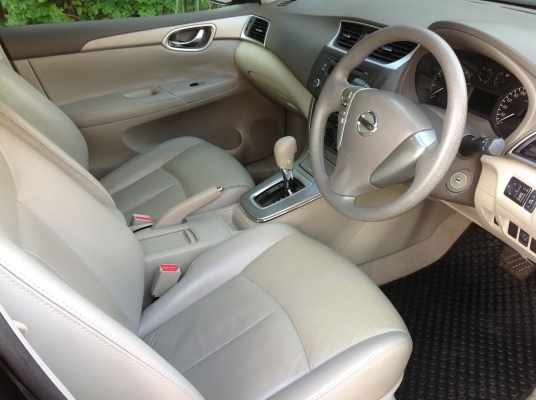 NISSAN, SYLPHY 1.6 E โฉม ปีปัจจุบัน เกียร์ออโต้ สีดำ