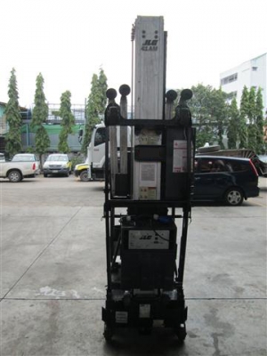 ขายรถกระเช้ารถกระเช้าขากรรไกร  ขึ้น-ลง แนวดิ่ง  JLG มือสอง รุ่น 41AM (สูง  12.42 M.) ราคา 200,000 บาท (เท่านั้น)