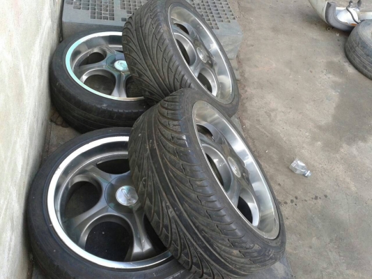 ขายล้อแม๊ก ขอบ 18" พร้อมยาง