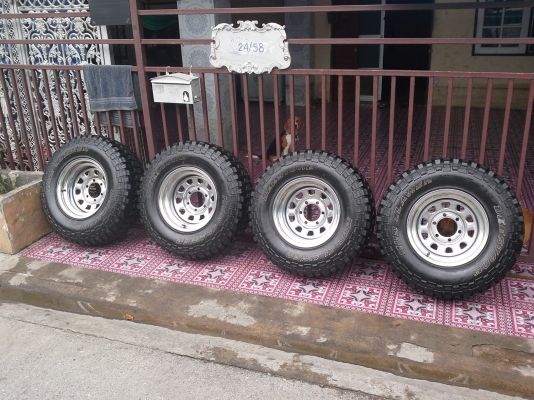 ล้อRock crawler15x8et-34พร้อมยางDeestone31x10.5ปี12สวยๆ