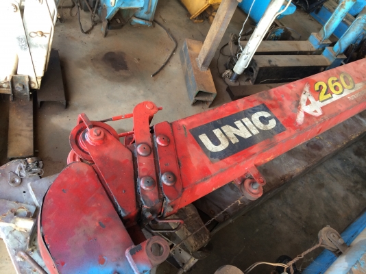 ขายเครนยูนิค 2.5 ตัน 4 ปลอก เครนมือสองสภาพดีจากญี่ปุ่น