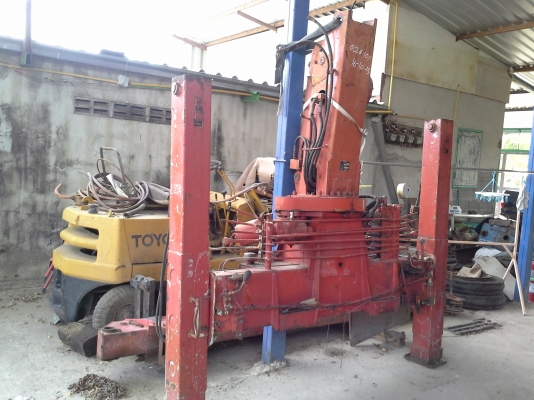 ขายเครน  TRUCKMOUNTED   UR-V   เก่สนอก ขายตามสภาพ  เครน  3  ต้น ยังไม่เคยใช้งานในไทย ขายราคาถูกมากๆค๊ะ