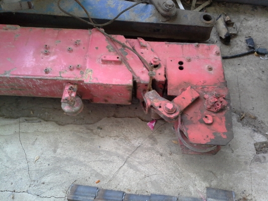 ขายเครน  TRUCKMOUNTED   UR-V   เก่สนอก ขายตามสภาพ  เครน  3  ต้น ยังไม่เคยใช้งานในไทย ขายราคาถูกมากๆค๊ะ