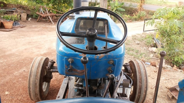 ***ขายแล้วครับขอบคุณ Truck2hand ขายรถไถเพลาเดียวFORD 6610เสื้อลาย เครื่องเดิมปั้มแบน เครื่องฟิตมาใหม่ เครื่องแน่น ฟิตดี สตาร์ทติดง่าย ปั้มดีแรง ทำงานดี ช่วงล่างดี เกียร์ไม่หลุด คานสวยไม่ปะ ท้ายสวย ระบบไฮฯดีคล่อง ยกหางดีไม่ยุบ ยางดี4เส้น สีสันสวย มีใบดันแถ ***ขายแล้วครับขอบคุณ Truck2hand ขายรถไถเพลาเดียวFORD 6610เสื้อลาย เครื่องเดิมปั้มแบน เครื่องฟิตมาใหม่ เครื่องแน่น ฟิตดี สตาร์ทติดง่าย ปั้มดีแรง ทำงานดี ช่วงล่างดี เกียร์ไม่หลุด คานสวยไม่ปะ ท้ายสวย ระบบไฮฯดีคล่อง ยกหางดีไม่ยุบ ยางดี4เส้น สีสันสวย มีใบดันแถ