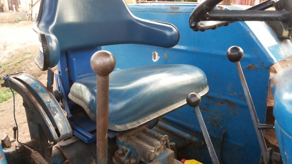 ***ขายแล้วครับขอบคุณ Truck2hand ขายรถไถเพลาเดียวFORD 6610เสื้อลาย เครื่องเดิมปั้มแบน เครื่องฟิตมาใหม่ เครื่องแน่น ฟิตดี สตาร์ทติดง่าย ปั้มดีแรง ทำงานดี ช่วงล่างดี เกียร์ไม่หลุด คานสวยไม่ปะ ท้ายสวย ระบบไฮฯดีคล่อง ยกหางดีไม่ยุบ ยางดี4เส้น สีสันสวย มีใบดันแถ ***ขายแล้วครับขอบคุณ Truck2hand ขายรถไถเพลาเดียวFORD 6610เสื้อลาย เครื่องเดิมปั้มแบน เครื่องฟิตมาใหม่ เครื่องแน่น ฟิตดี สตาร์ทติดง่าย ปั้มดีแรง ทำงานดี ช่วงล่างดี เกียร์ไม่หลุด คานสวยไม่ปะ ท้ายสวย ระบบไฮฯดีคล่อง ยกหางดีไม่ยุบ ยางดี4เส้น สีสันสวย มีใบดันแถ