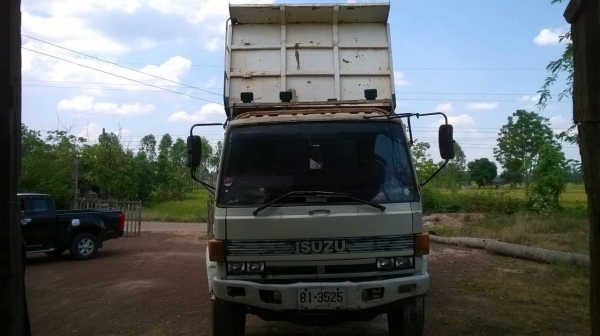 ขาย 10 ล้อ 2 เพลาดั้ม ROCKY 210F เกียร์ Easton หัวบางไม่เคยทำสี คัสซีสวยตลอดเส้น เครื่องแห้ง ทะเบียนพร้อม ราคาต่อรองได้