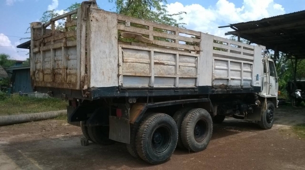 ขาย 10 ล้อ 2 เพลาดั้ม ROCKY 210F เกียร์ Easton หัวบางไม่เคยทำสี คัสซีสวยตลอดเส้น เครื่องแห้ง ทะเบียนพร้อม ราคาต่อรองได้