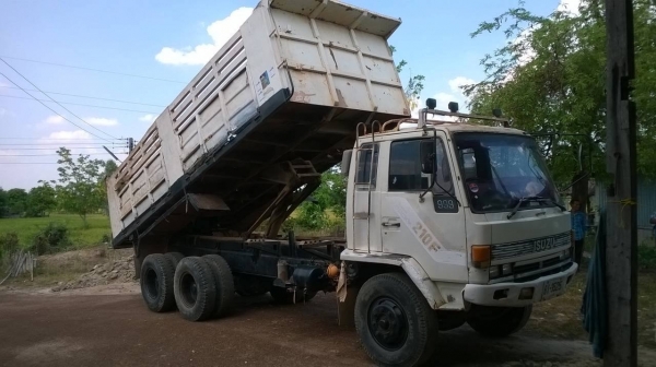 ขาย 10 ล้อ 2 เพลาดั้ม ROCKY 210F เกียร์ Easton หัวบางไม่เคยทำสี คัสซีสวยตลอดเส้น เครื่องแห้ง ทะเบียนพร้อม ราคาต่อรองได้