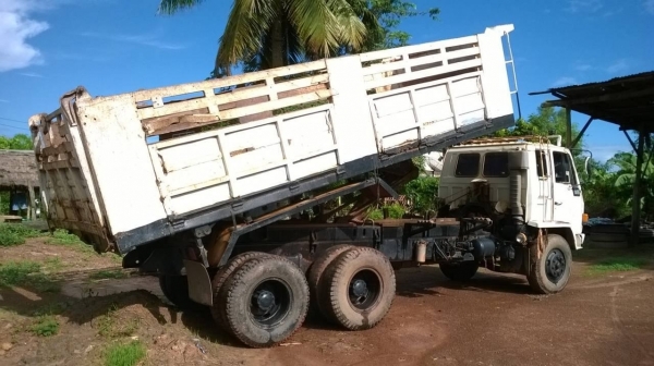 ขาย 10 ล้อ 2 เพลาดั้ม ROCKY 210F เกียร์ Easton หัวบางไม่เคยทำสี คัสซีสวยตลอดเส้น เครื่องแห้ง ทะเบียนพร้อม ราคาต่อรองได้