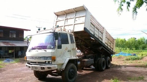 ขาย 10 ล้อ 2 เพลาดั้ม ROCKY 210F เกียร์ Easton หัวบางไม่เคยทำสี คัสซีสวยตลอดเส้น เครื่องแห้ง ทะเบียนพร้อม ราคาต่อรองได้