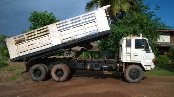 ขาย 10 ล้อ 2 เพลาดั้ม ROCKY 210F เกียร์ Easton หัวบางไม่เคยทำสี คัสซีสวยตลอดเส้น เครื่องแห้ง ทะเบียนพร้อม ราคาต่อรองได้