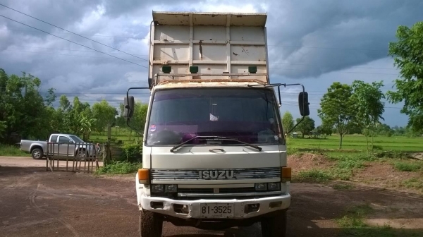 ขาย 10 ล้อ 2 เพลาดั้ม ROCKY 210F เกียร์ Easton หัวบางไม่เคยทำสี คัสซีสวยตลอดเส้น เครื่องแห้ง ทะเบียนพร้อม ราคาต่อรองได้