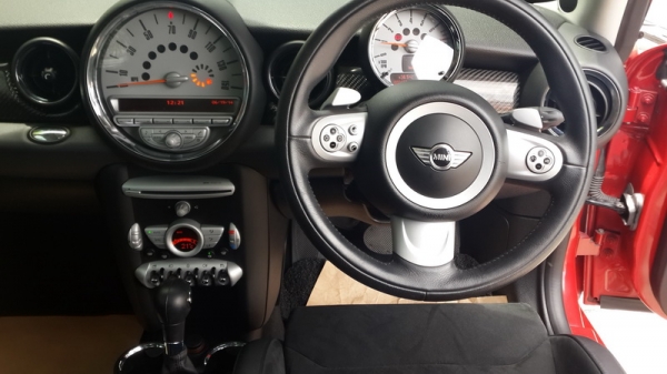 MINI COOPER JOHN COOPER WORKS 1.6 AT ปี 2011 MINI COOPER JOHN COOPER WORKS 1.6 AT ปี 2011