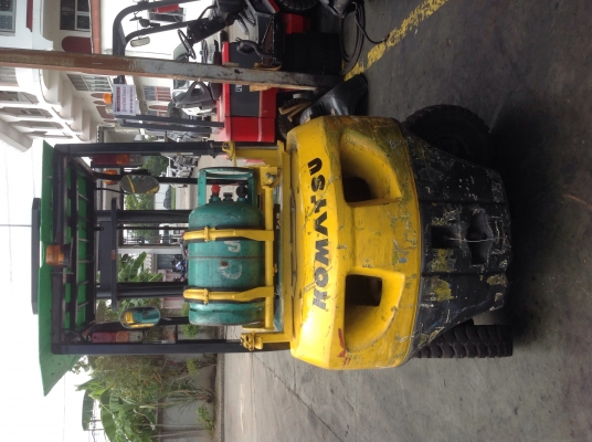ขายรถ komatsu fg 2.5 ton แก็ส lpg+นำ้มัน