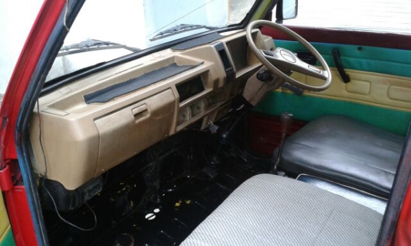 กะป๊อ suzuki st-90 สวยเดิมๆ เครื่องกับช่วงล่างสมบูรณ์มาก ขับสบาย แก๊ส หลังคาเปิดบาร์ได้พร้อมขายของ