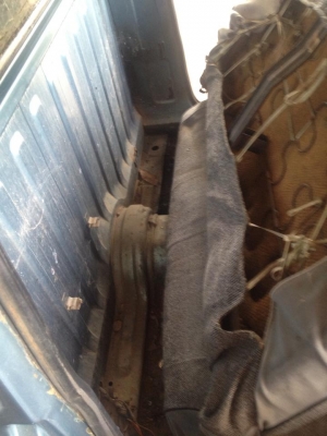 ขายmazda1000เกียร์คอทะเบียนโอน