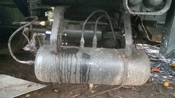 ขายเทนเลอร์ 10 ล้อ 2 เพลา พร้อมเครน 3 ตัน  เครื่อง HO7D 195 แรงม้า เกียร์ HO ช่วงล่างจัมโบ้ เบรคทิฟฟี่ พาวเวอร์ ยางเต็ม หัวยังไม่ลงเล่ม ราคาคุยกันได้