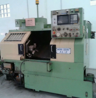 ขาย CNC LATHE MORI SEIKI หัวจับ 8 นิ้ว กลึงโต 240 มม. ยาว 400 มม. มียันศูนย์ Fanuc 10T มีบาฟีเดอร์ ใช้งานดีปกติ ครับ