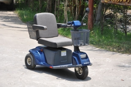 ขายรถ suzuki3ล้อ คนชราหรือผู้สูงอายุ มือสองจากญี่ปุ่นยังไม่เคยใช้งานในไทย 25,000เท่านั้นครับ