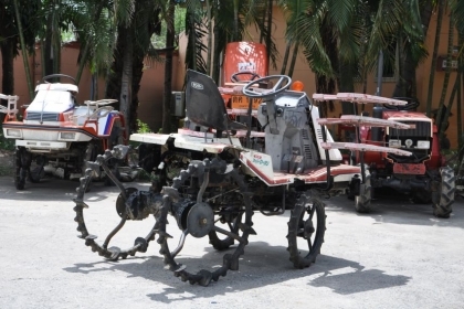 ขายรถดำนา iseki4แถว / yanmarสวยๆ 35,000 เท่านั้นครับ