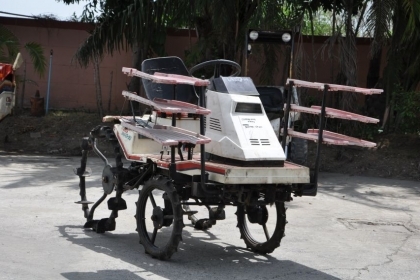 ขายรถดำนา iseki4แถว / yanmarสวยๆ 35,000 เท่านั้นครับ