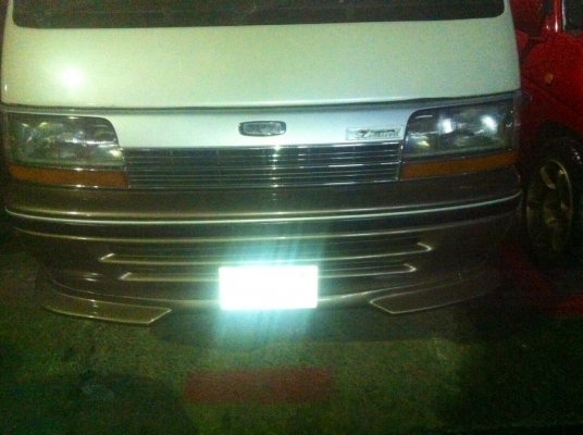 ขายไฟหน้า กระจังหน้า ไฟมุม ไฟเลี้ยว กันชนรถตู้หัวจรวด