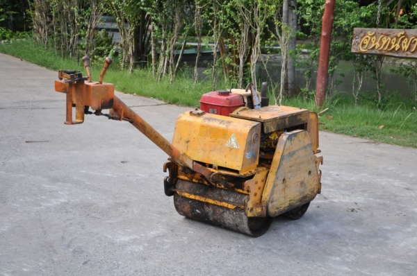 ขายรถบดดิน BOMAGสวยเดิมจากญ๊่ปุ่น 59,000 เท่านั้น