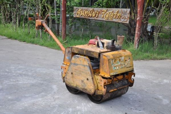 ขายรถบดดิน BOMAGสวยเดิมจากญ๊่ปุ่น 59,000 เท่านั้น