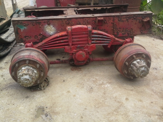 ขาย  MITSUBISHI    2   เพลา  ท้ายรถบรรทุก  เก่านอก  ขายราคาถูก ยังไม่เคยใช้งานในไทย  ขายตามสภาพ