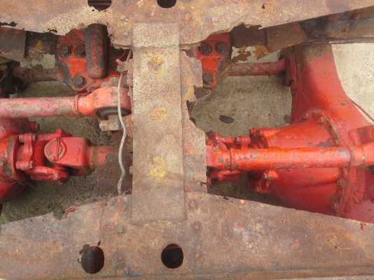 ขาย  MITSUBISHI    2   เพลา  ท้ายรถบรรทุก  เก่านอก  ขายราคาถูก ยังไม่เคยใช้งานในไทย  ขายตามสภาพ