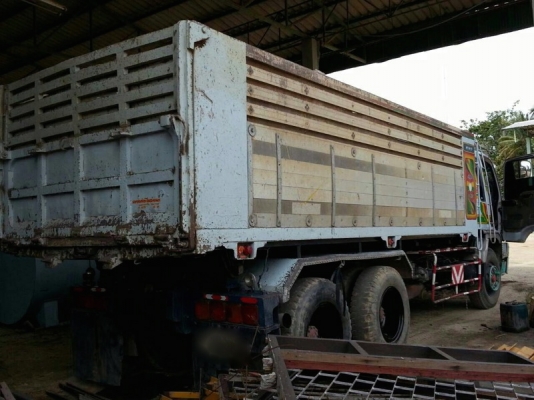 รถฮีโน่ 10 ล้อดั้ม FM2K  240 แรงม้า. ปี 41  สนใจติดต่อ  081 - 6079515