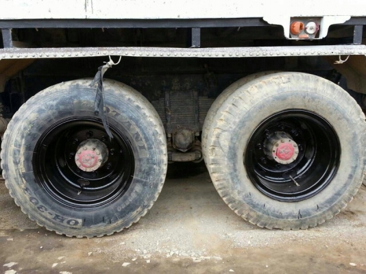 รถฮีโน่ 10 ล้อดั้ม FM2K  240 แรงม้า. ปี 41  สนใจติดต่อ  081 - 6079515