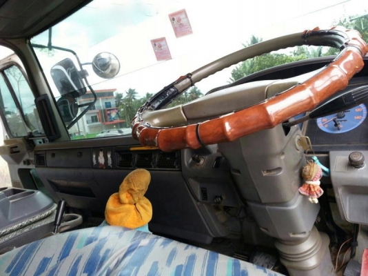 รถฮีโน่ 10 ล้อดั้ม FM2K  240 แรงม้า. ปี 41  สนใจติดต่อ  081 - 6079515