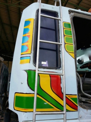 รถฮีโน่ 10 ล้อดั้ม FM2K  240 แรงม้า. ปี 41  สนใจติดต่อ  081 - 6079515