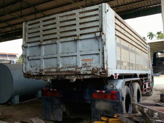 รถฮีโน่ 10 ล้อดั้ม FM2K  240 แรงม้า. ปี 41  สนใจติดต่อ  081 - 6079515