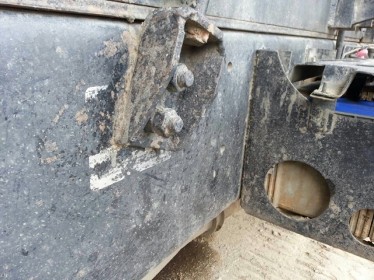 รถฮีโน่ 10 ล้อดั้ม FM2K  240 แรงม้า. ปี 41  สนใจติดต่อ  081 - 6079515