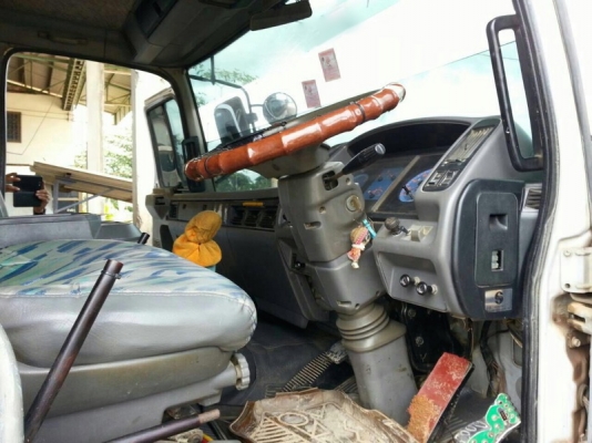 รถฮีโน่ 10 ล้อดั้ม FM2K  240 แรงม้า. ปี 41  สนใจติดต่อ  081 - 6079515