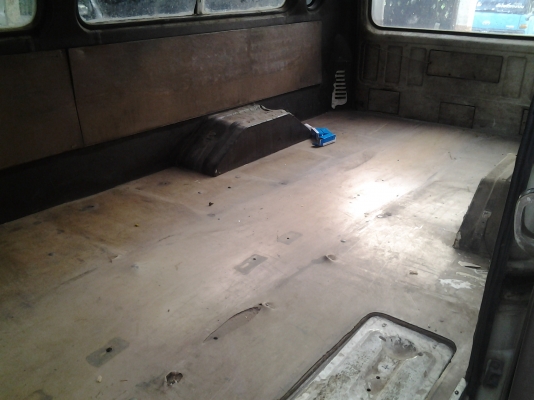 ขายรถตู้บัดดี้เครื่องดีเซล 2500