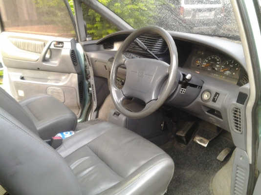 ขายรถแวนโตโยต้าเครื่องดีเซล emina.v.i.p 4*4 120000 บาท