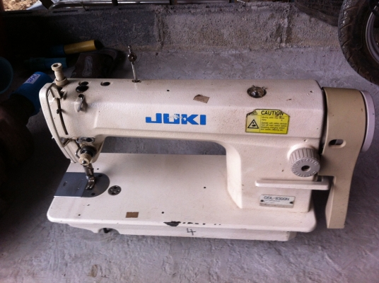 จักรเย็บผ้า JUKI แท้จากญี่ปุ่น รุ่น DDL-8300์N ตัวจักรแทบไม่มีรอยจากการใช้งานเลย ใส่โต็ะพร้อมใช้ได้เลย (รับประกับดูแลตัวจักรตลอดอายุ)