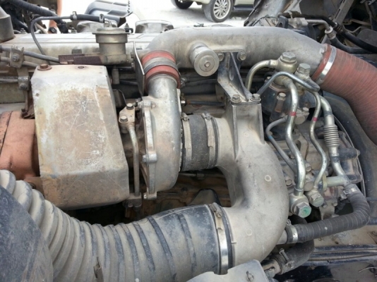 รถฮีโน่ 10 ล้อ โมปูน 320 แรงม้า. ปี 50  สนใจติดต่อ 081 - 6079515