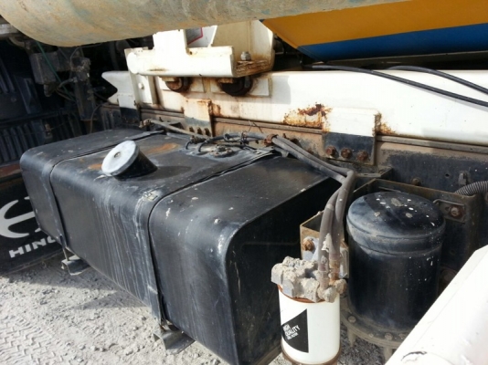 รถฮีโน่ 10 ล้อ โมปูน 320 แรงม้า. ปี 50  สนใจติดต่อ 081 - 6079515