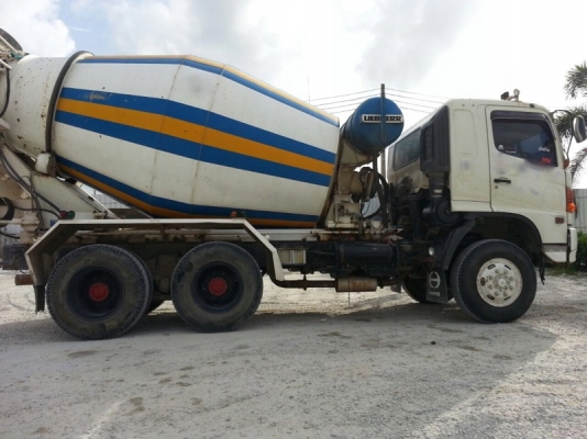 รถฮีโน่ 10 ล้อ โมปูน 320 แรงม้า. ปี 50  สนใจติดต่อ 081 - 6079515