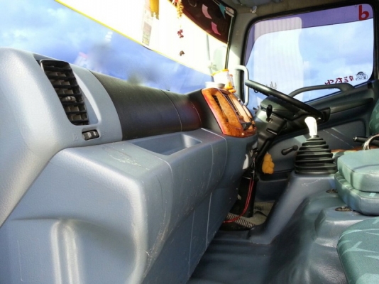 รถฮีโน่ 10 ล้อ โมปูน 320 แรงม้า. ปี 50  สนใจติดต่อ 081 - 6079515