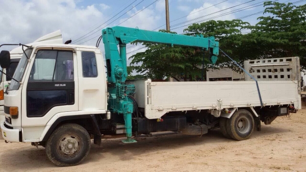 ขายรถหกล้อติดเครน ISUZU FRD11JA เครื่อง 6BD1-160 แรง ติดเครน 3 ตัน ยาว 5 เมตร