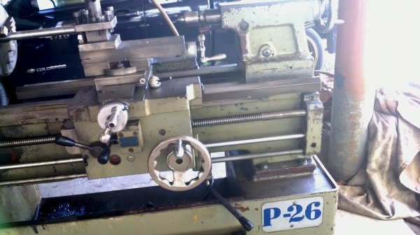 เครื่องกลึง 5 ฟุต 3 เพลา เกียร์บล็อก คอลึก 14 นิ้ว พร้อมใช้งาน ด่วน !!!! 98,000