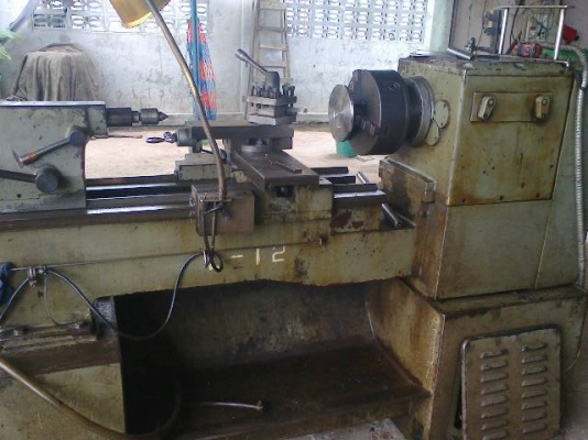 เครื่องกลึง 5 ฟุต 3 เพลา เกียร์บล็อก คอลึก 14 นิ้ว พร้อมใช้งาน ด่วน !!!! 98,000