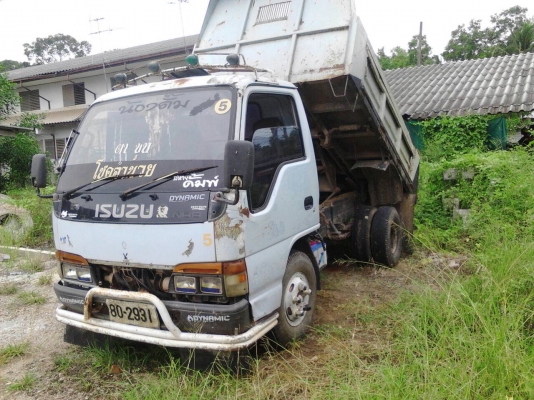 6ล้อดั้มISUZU NKR55EX5...เครื่อง88แรง เกียร์สั้น ดั้ม3ม....รถห้างแท้ๆสวยดี