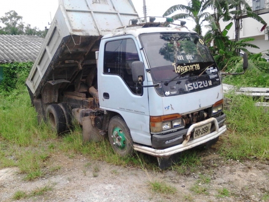 6ล้อดั้มISUZU NKR55EX5...เครื่อง88แรง เกียร์สั้น ดั้ม3ม....รถห้างแท้ๆสวยดี